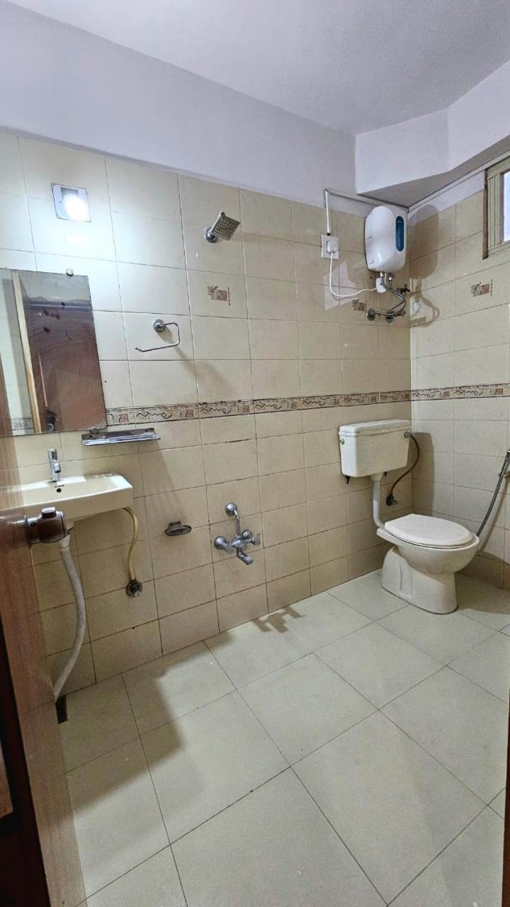 Hotel Runway Inn Ahmadabad Zewnętrze zdjęcie