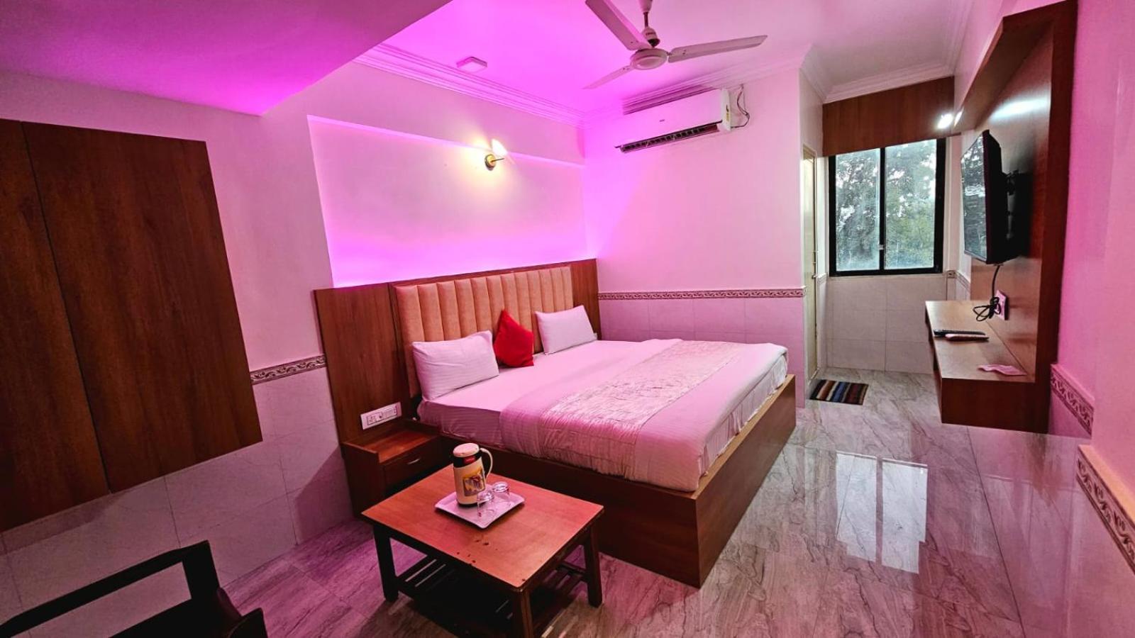 Hotel Runway Inn Ahmadabad Zewnętrze zdjęcie