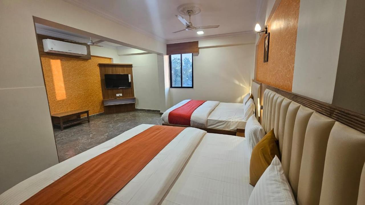 Hotel Runway Inn Ahmadabad Zewnętrze zdjęcie