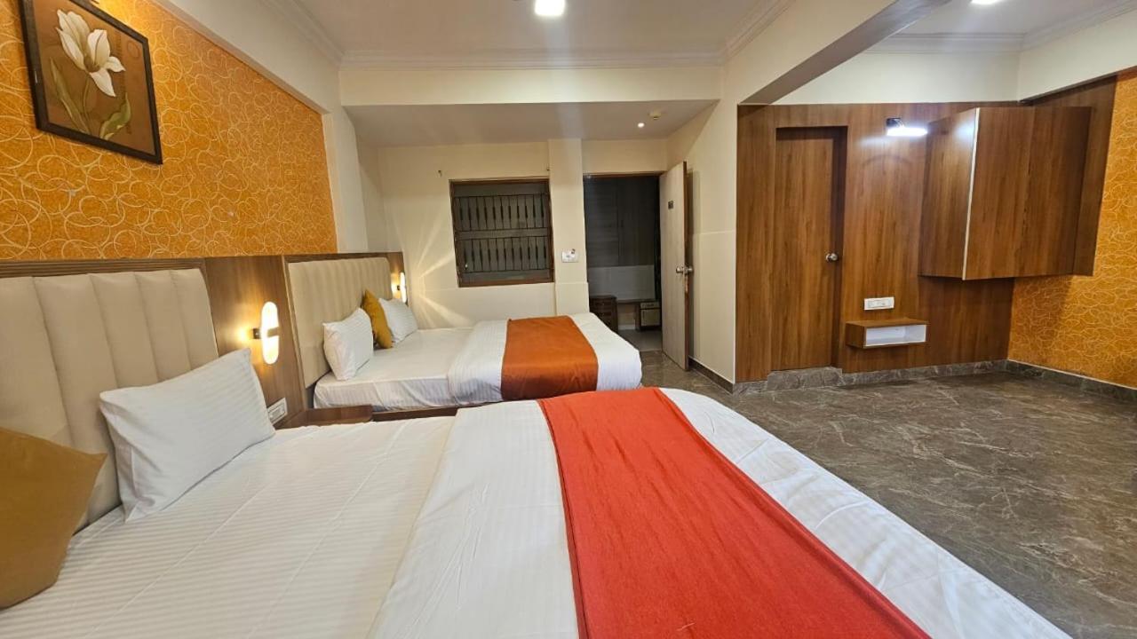 Hotel Runway Inn Ahmadabad Zewnętrze zdjęcie