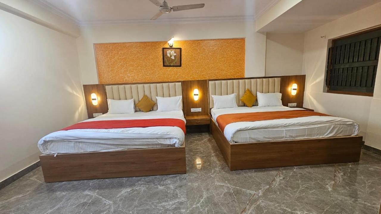 Hotel Runway Inn Ahmadabad Zewnętrze zdjęcie
